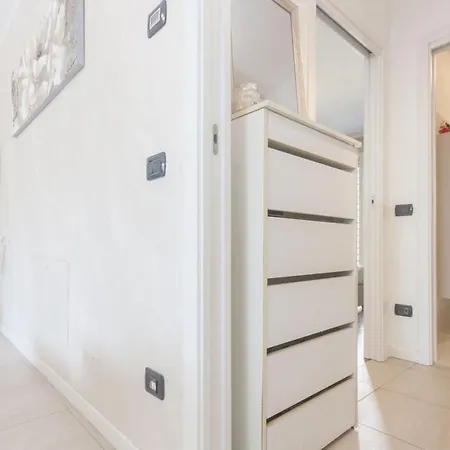 Caseospitali - Casa La Vela, Raffinato Bilocale Con Balcone شقة تْشيرنوسكو سول نافيلِ